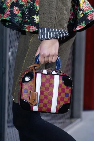 Look 52